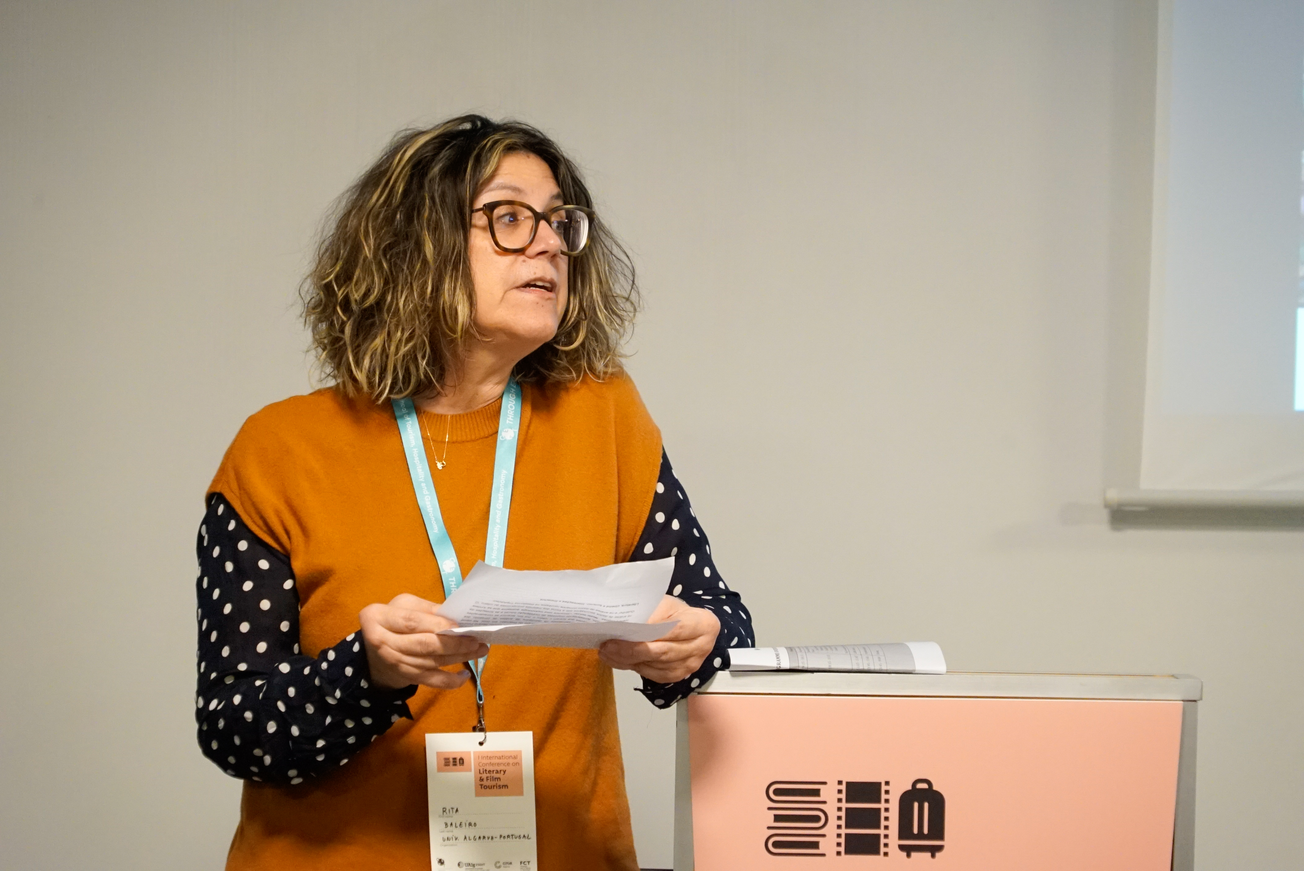 Photography from: Qué nos explican los y las profesionales sobre la relación entre literatura, cine y turismo? | CETT